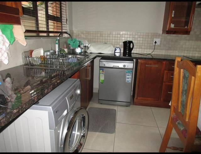 2 BEDROOM TOWNHOUSE FOR SALE IN RETIRE AT MIDSTREAM